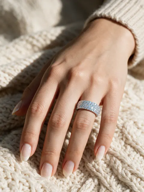 AI on hand image: pave band knit, made by Grandior AI Studio